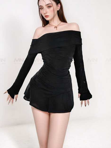 Đầm đen tay dài
